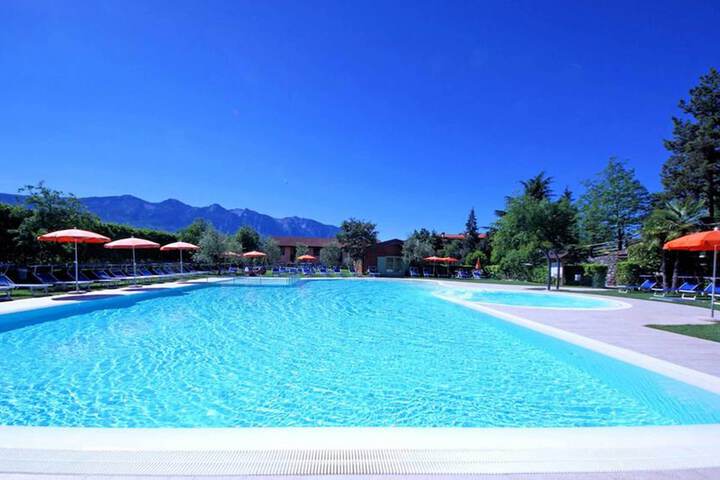Pool 19 of 37