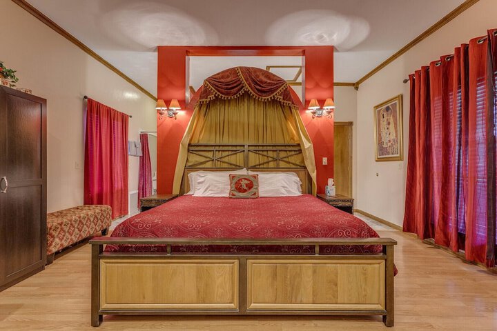 Room 13 of 65