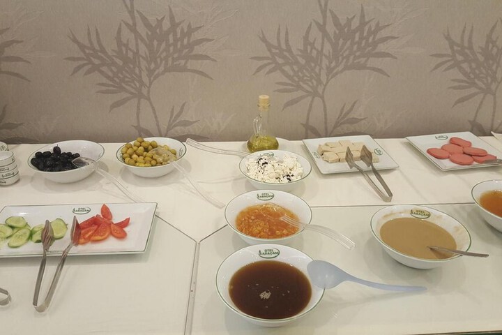 Dining 46 of 72