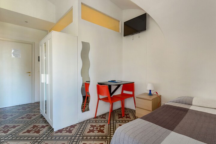 Room 13 of 66