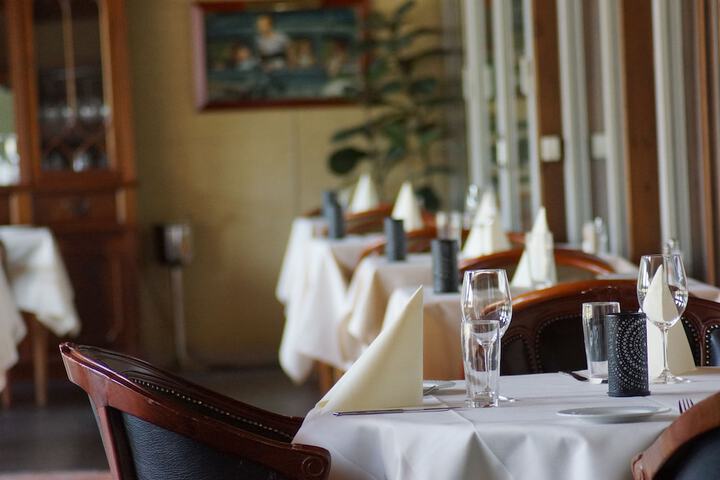 Dining 25 of 49