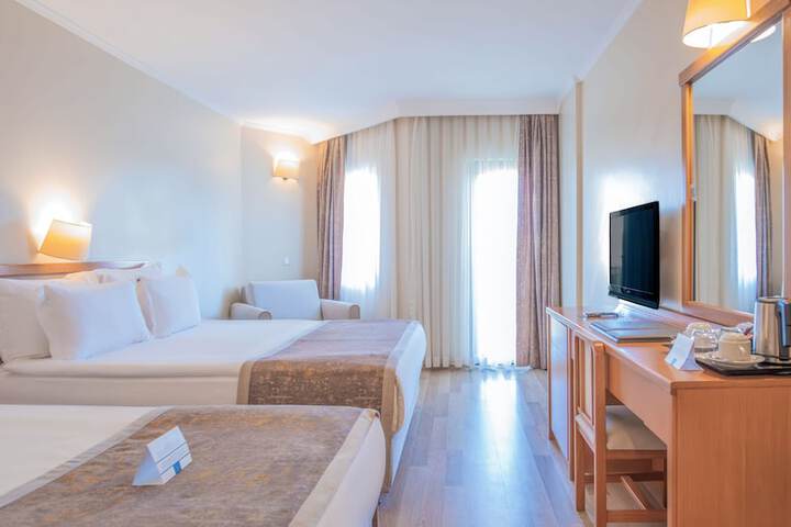 Room 21 of 203