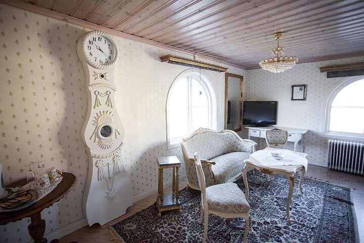Room 3 of 50