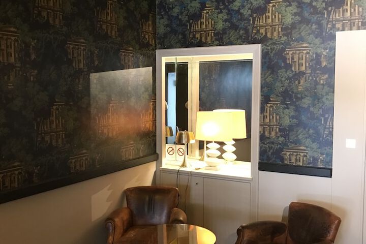 Entrance & Lobby