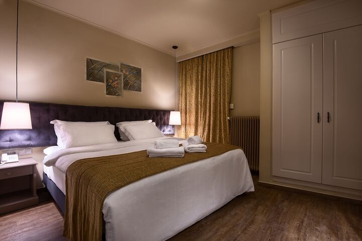 Room 9 of 24