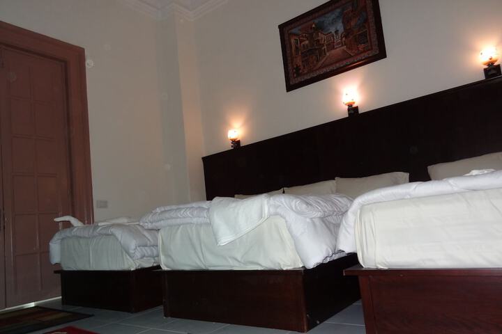 Room 6 of 35