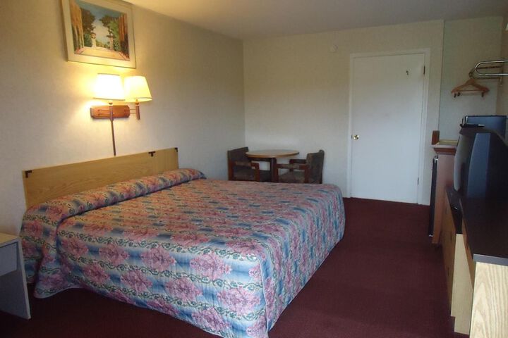 Room 5 of 14