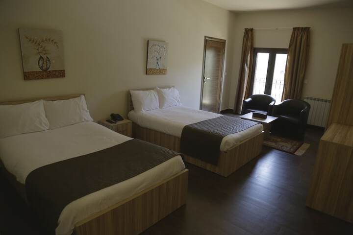 Room 9 of 32