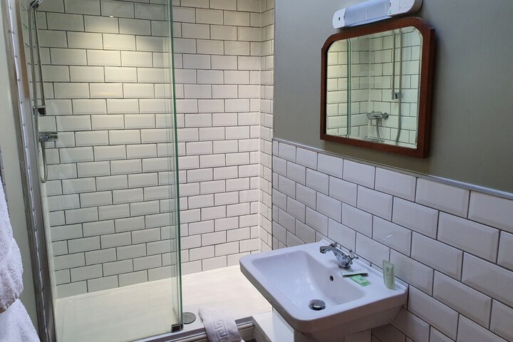 Room 17 of 26