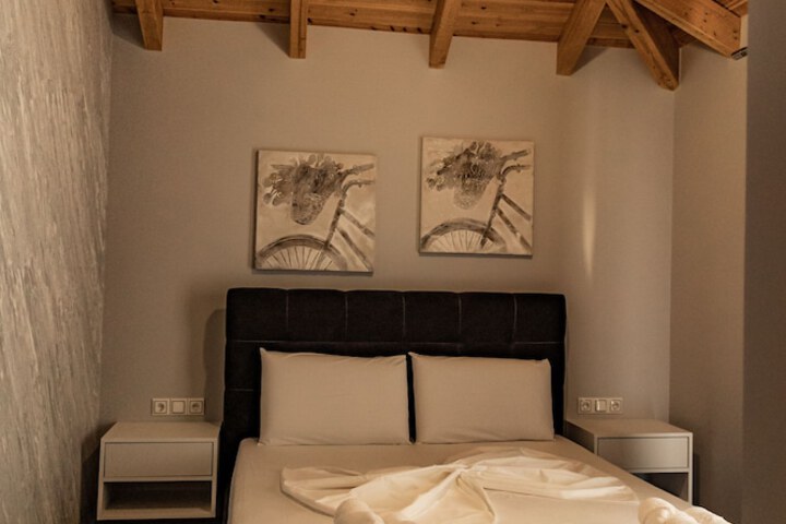 Room 8 of 72