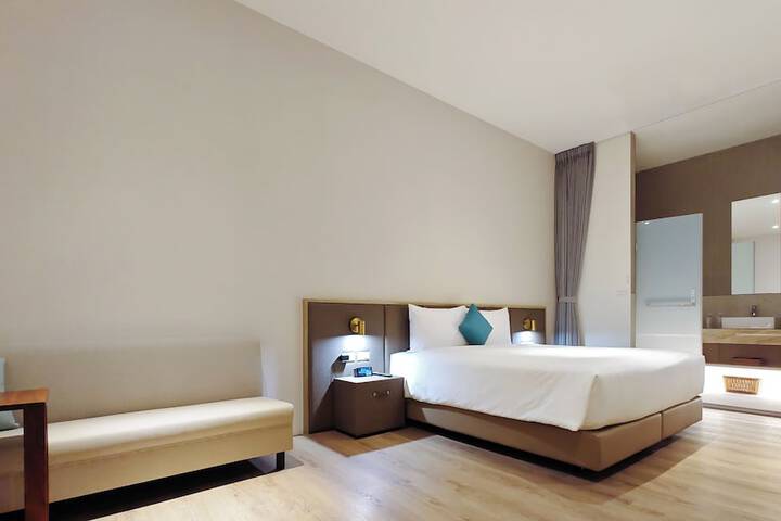 Room 2 of 22