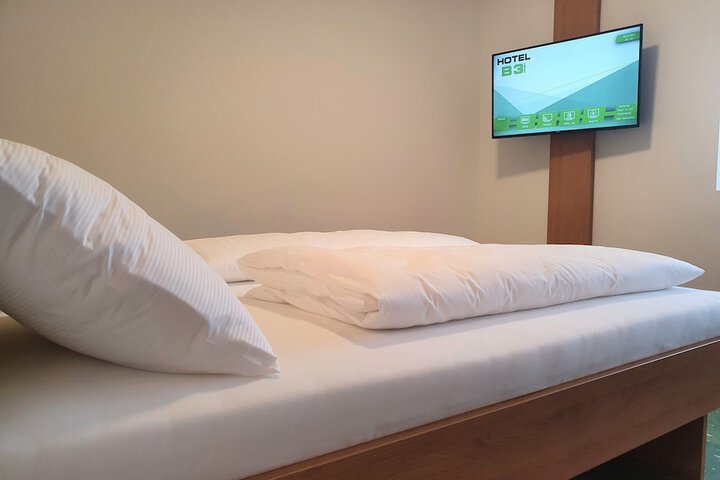 Room 2 of 42