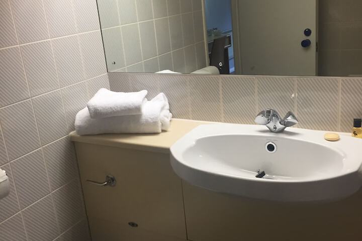 Room 25 of 34