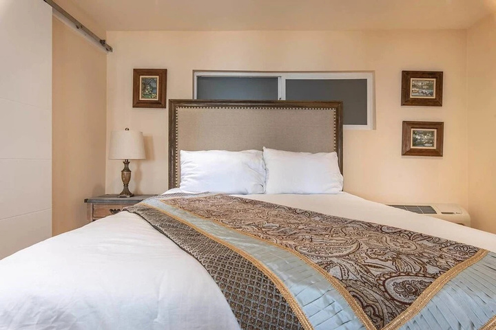 Photo of Oceanfront Malibu Beach House 1 bdr 4 Sleeps