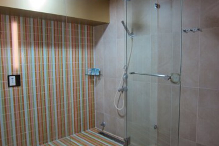 Room 9 of 91