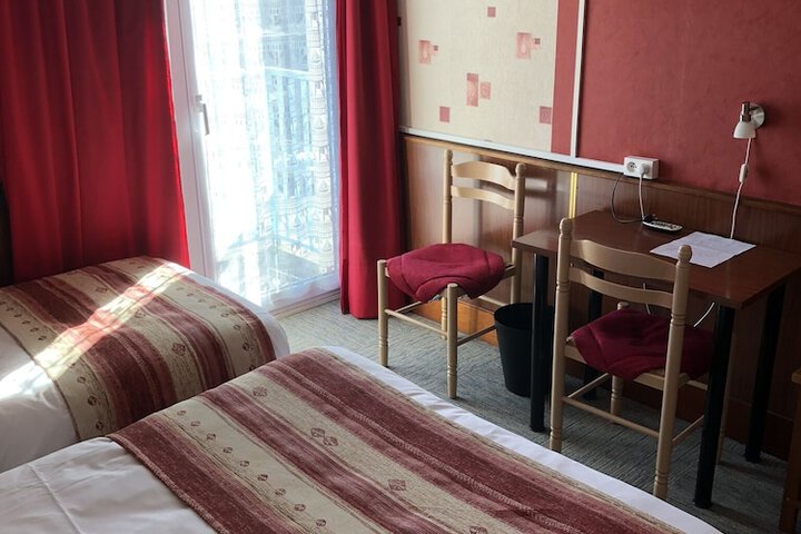 Room 12 of 35