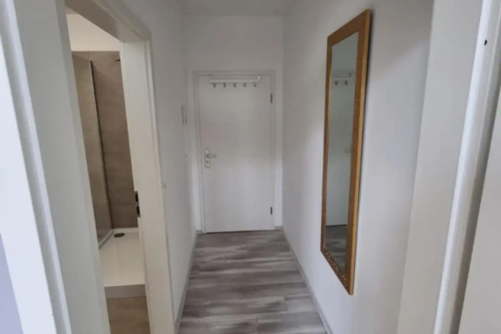 Room 13 of 17