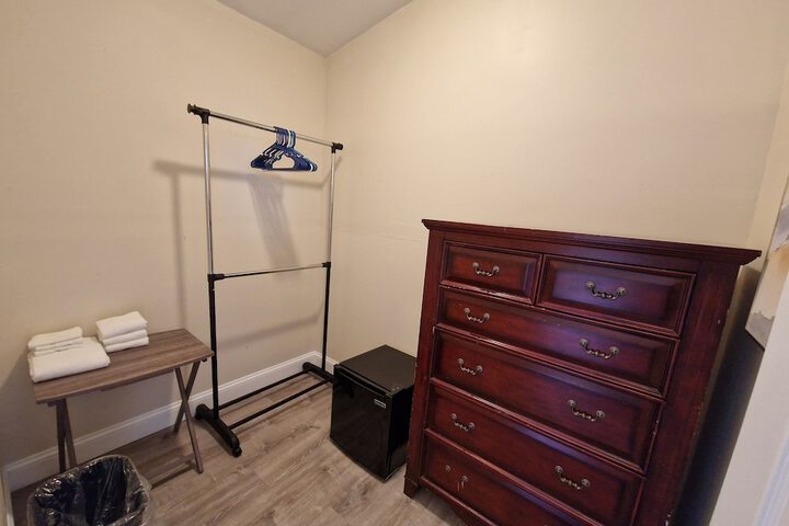 Room 11 of 20