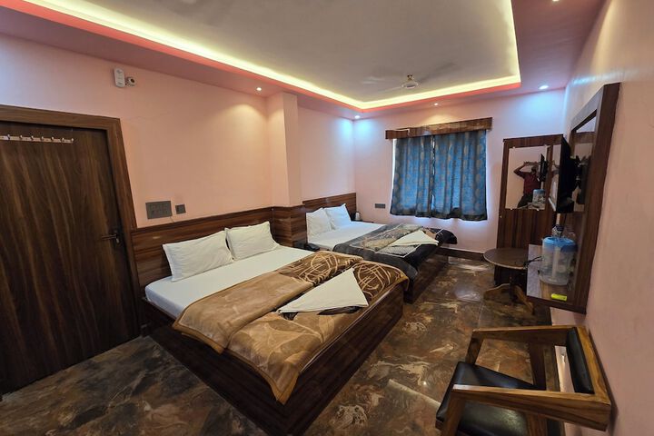 Room 10 of 31