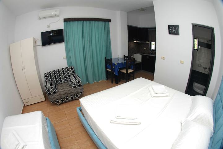 Room 20 of 103