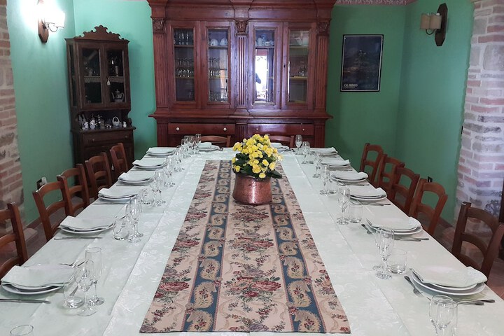 Dining 28 of 49