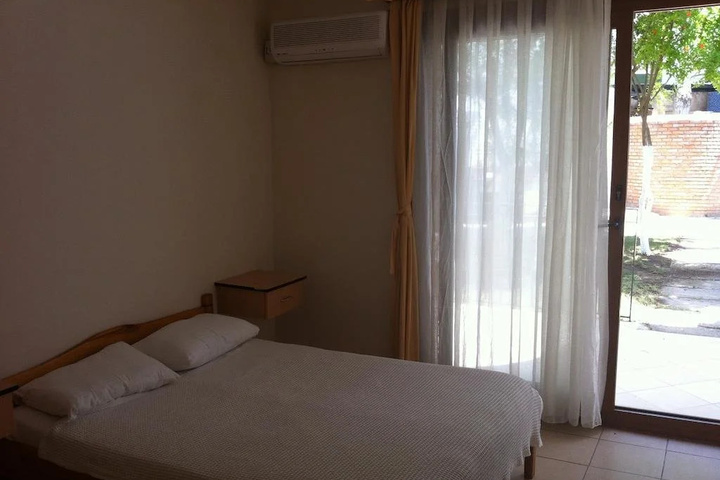 Room 14 of 14
