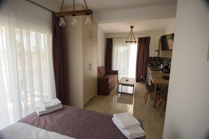 Room 8 of 34