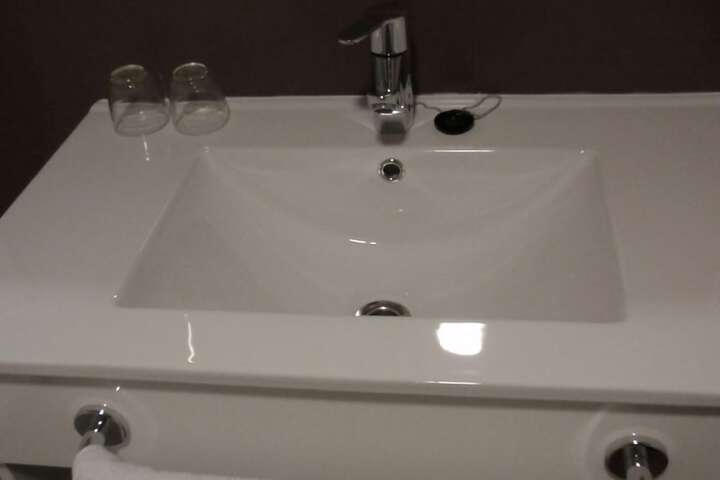 Room 45 of 62