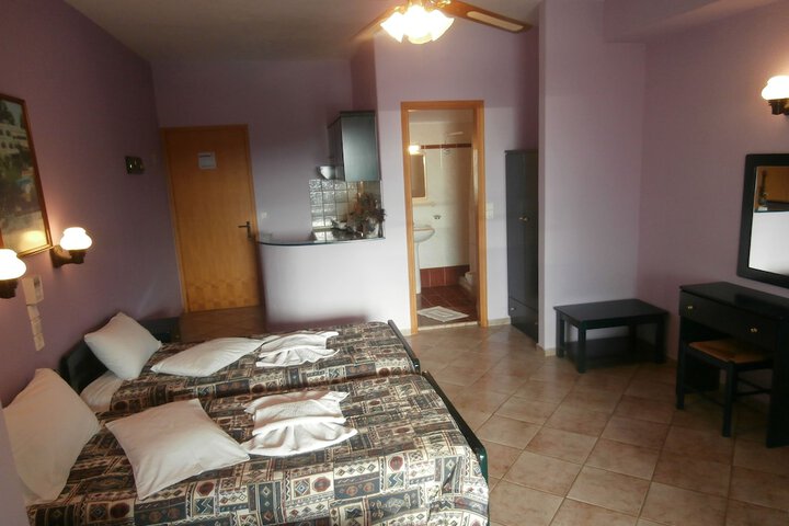 Room 16 of 49
