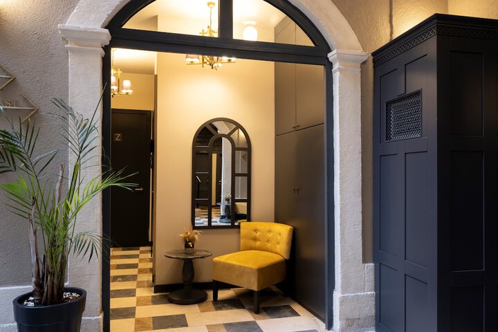 Hotel Interior 4 of 134