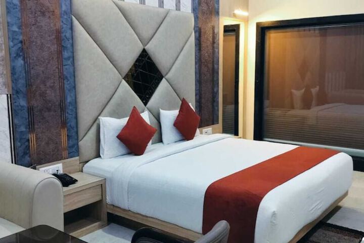 Room 21 of 43
