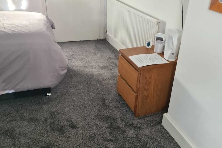 Room 2 of 8