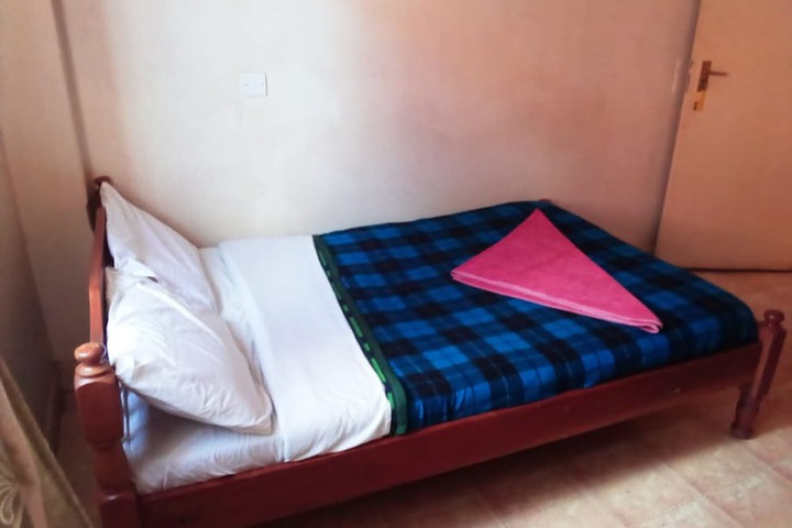 Room 3 of 7