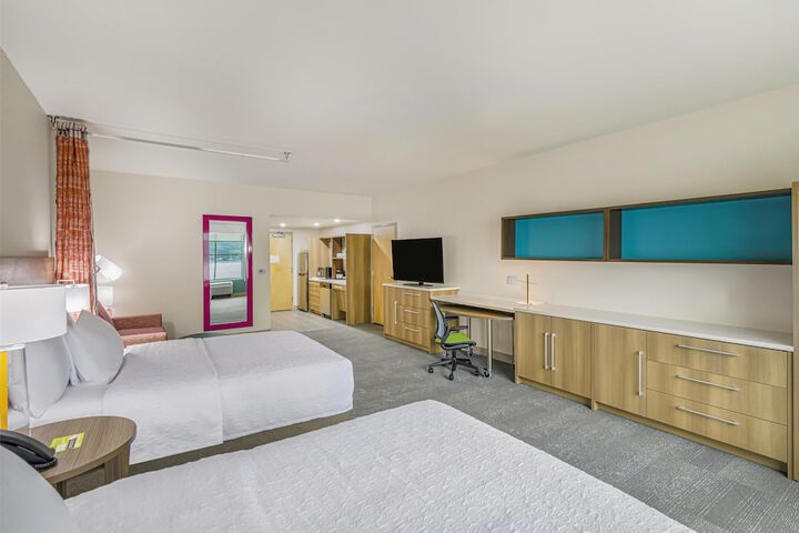 Room 6 of 43