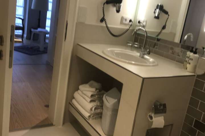 Room 12 of 47