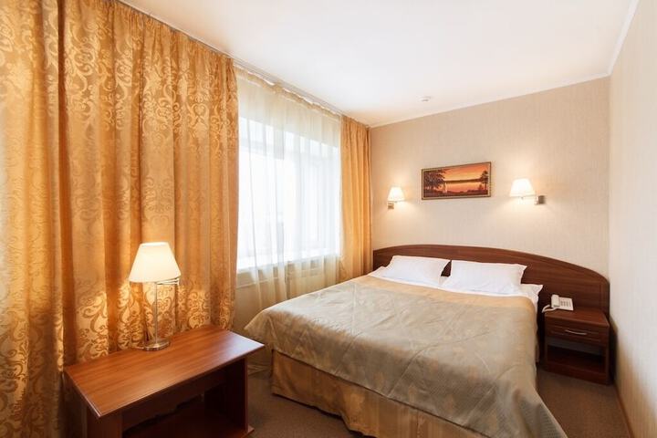 Room 10 of 37