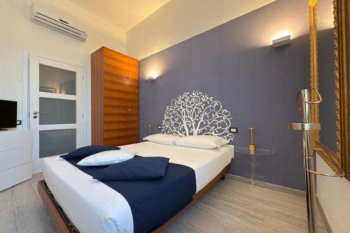 Room 27 of 106