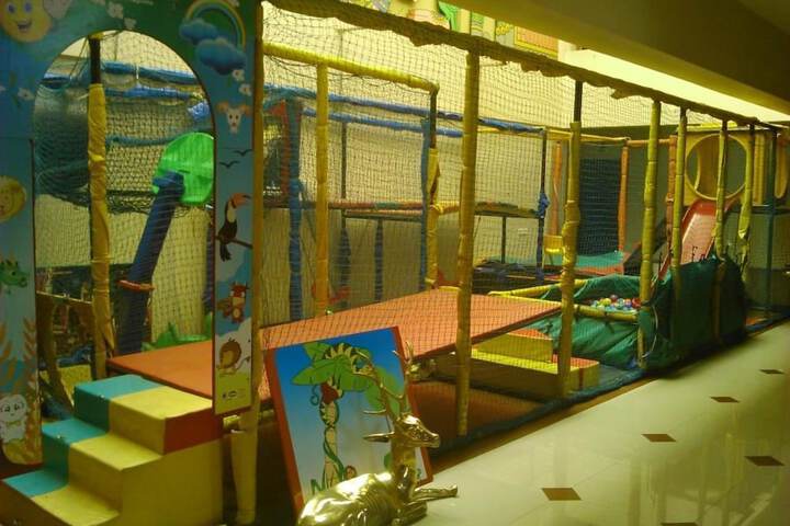 Room 7 of 8
