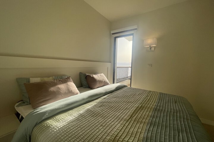 Room 6 of 46