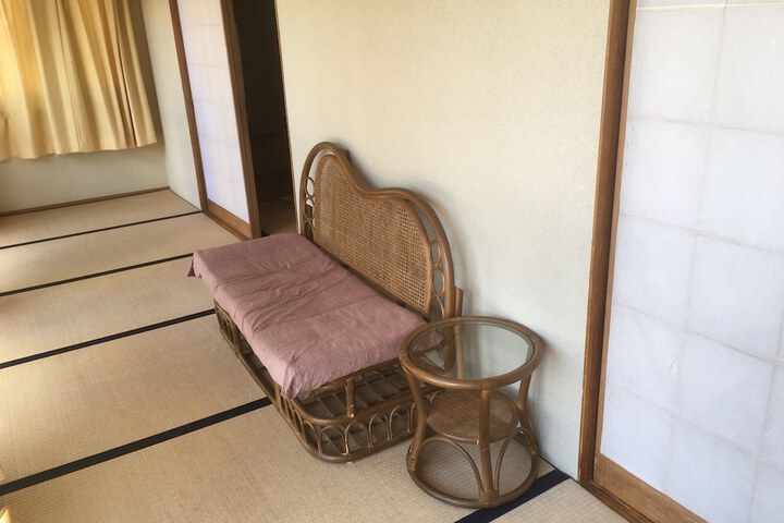 Room 14 of 33