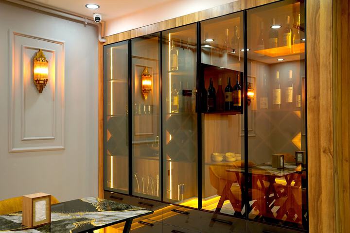 Lounge 43 of 45