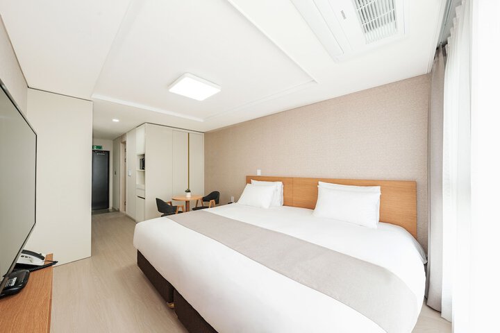 Room 8 of 39
