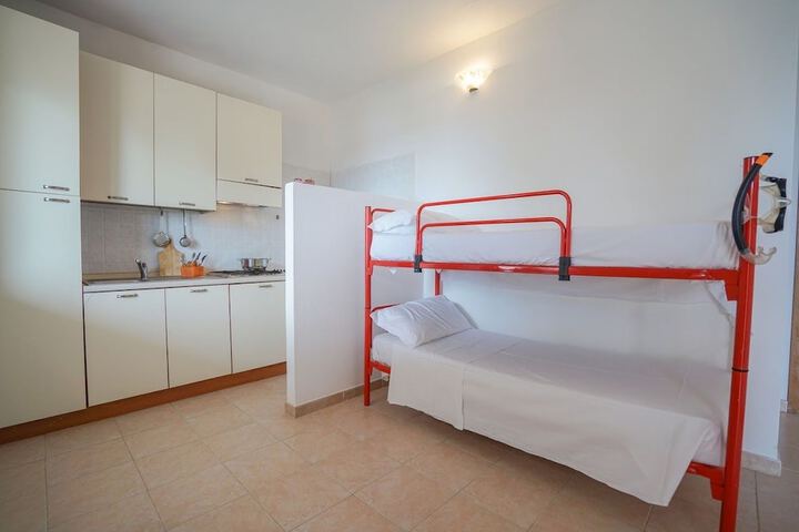 Room 9 of 11
