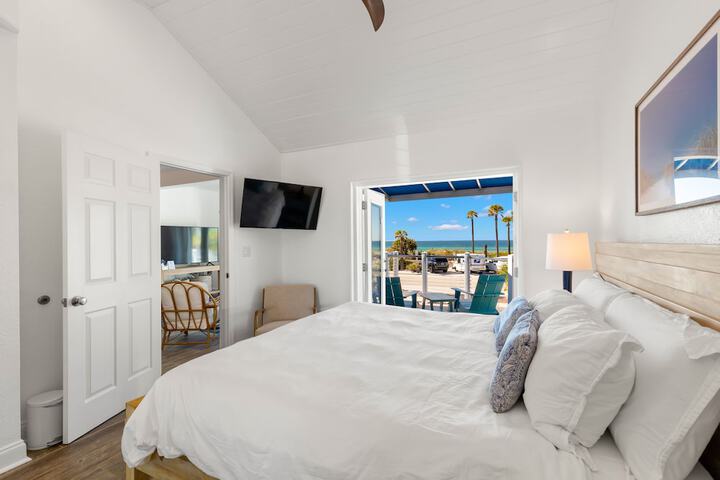 Beach/ocean view