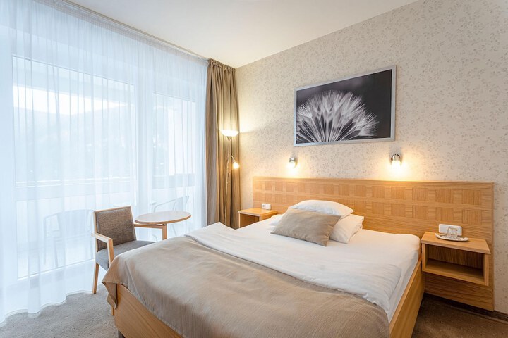 Room 14 of 48