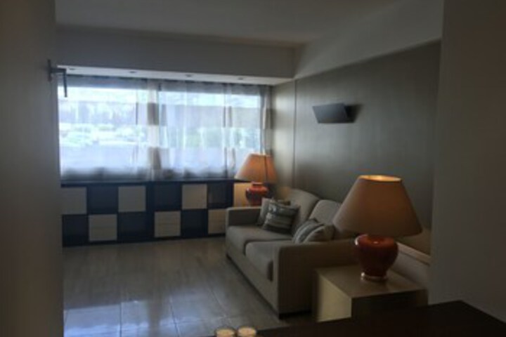 Room 5 of 18
