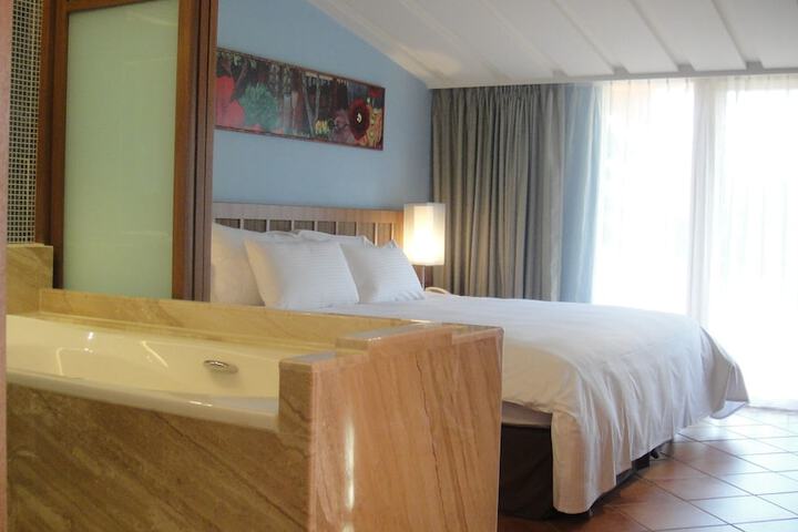 Room 3 of 58