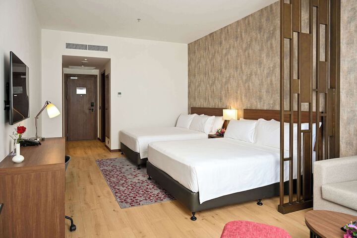 Room 8 of 47