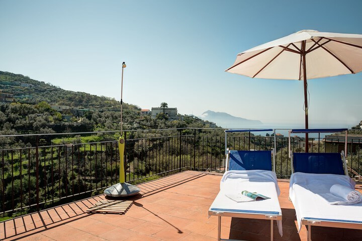 Sundeck 39 of 47