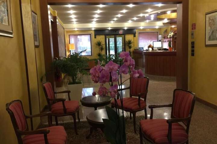 Guest Lobby